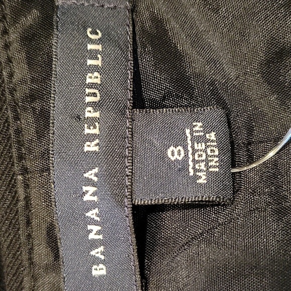 BANANA REPUBLIC size 8 black wool skirt with buttons - Picture 3 of 5